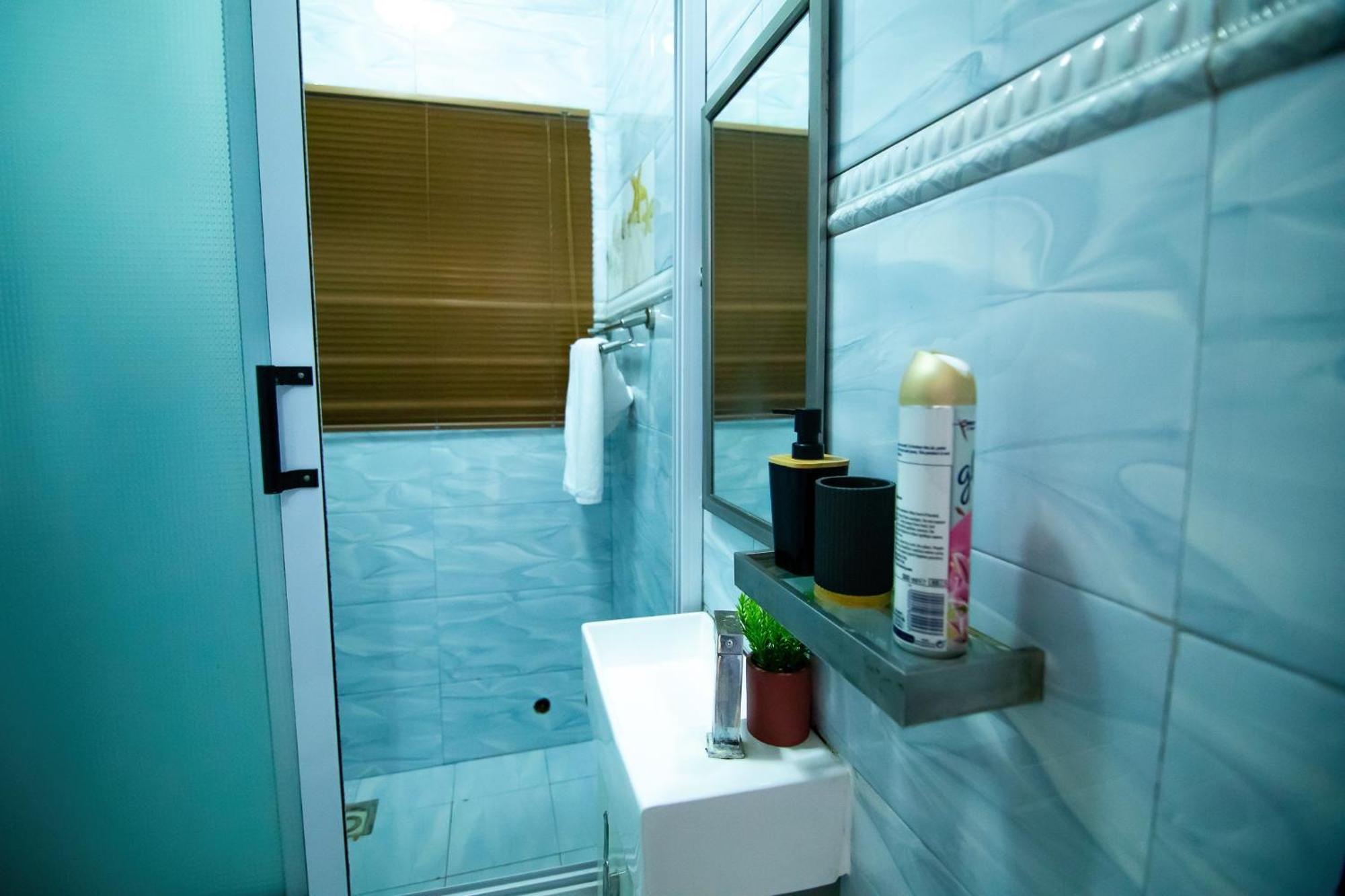 Stylish East Legon Apartment - Ac, Wi-Fi, Netflix Accra Luaran gambar